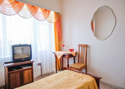 Однокомнатный двухместный номер Эконом в санатории «Вернер» в г. Ессентуки - фотография