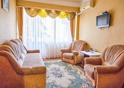 Двухкомнатный номер Комфорт в санатории «Вернер» в г. Ессентуки - фотография