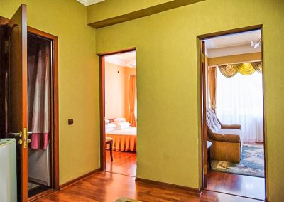 Двухкомнатный номер Комфорт в санатории «Вернер» в г. Ессентуки - фотография