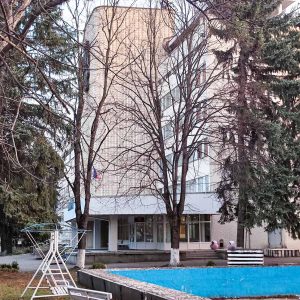 Территория санатория «Вернер» в г. Ессентуки - фотография