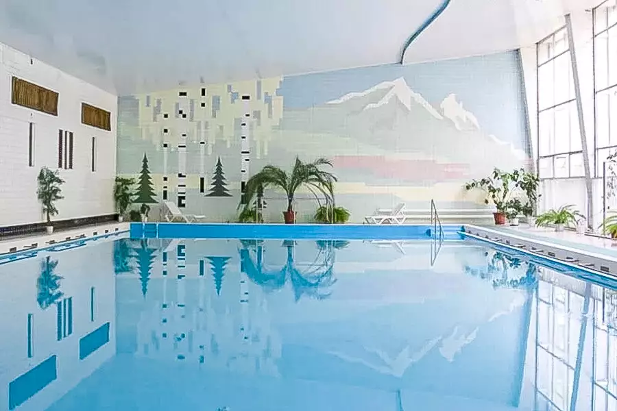 Бассейн в санатории «Вернер» в г. Ессентуки - фотография