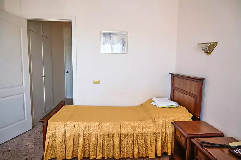 Однокомнатный одноместный номер Эконом в санатории «Вернер» в г. Ессентуки - фотография