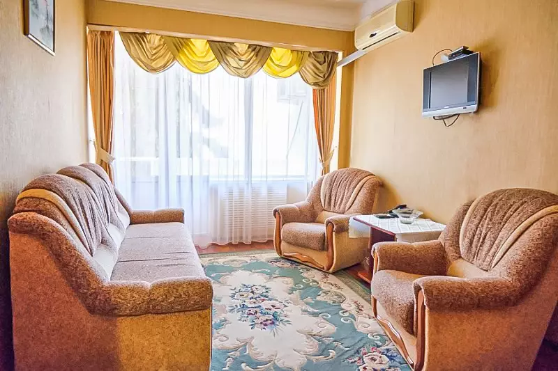Двухкомнатный номер Комфорт в санатории «Вернер» в г. Ессентуки - фотография