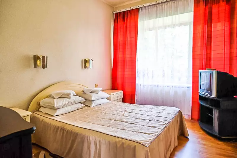 Двухкомнатный номер Комфорт в санатории «Вернер» в г. Ессентуки - фотография