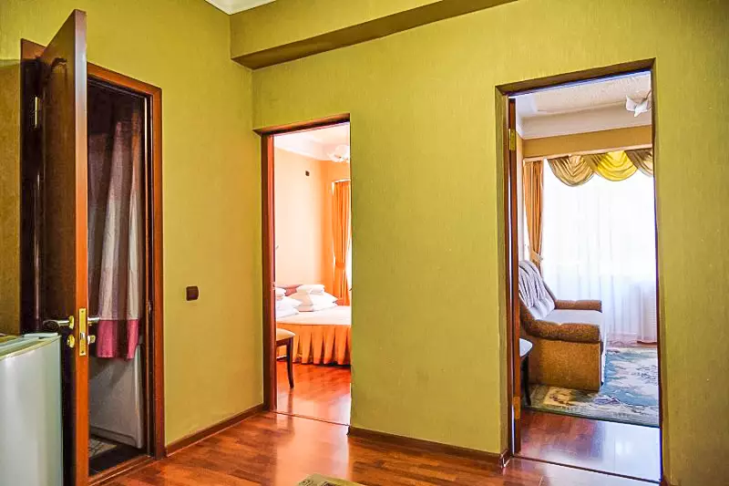 Двухкомнатный номер Комфорт в санатории «Вернер» в г. Ессентуки - фотография